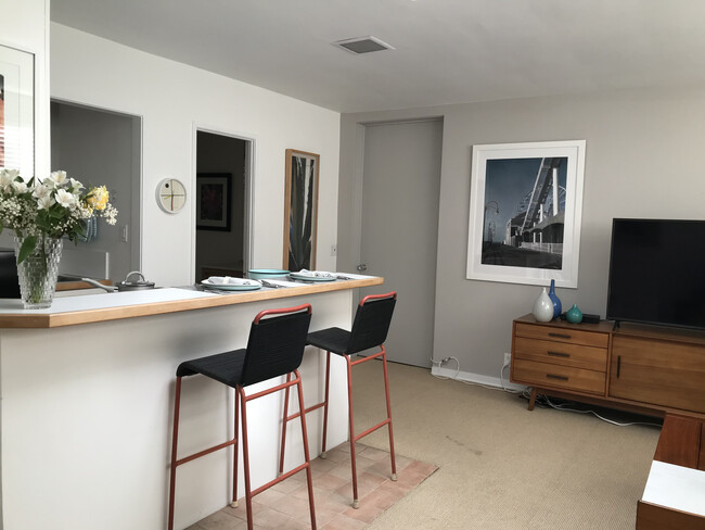 Foto del edificio - 345 Amalfi Dr