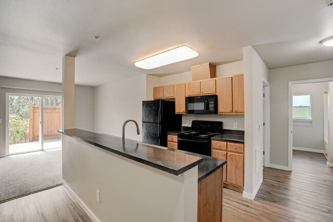 Building Photo - Legacy Oaks Apartments
