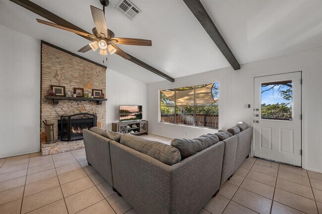 Foto del edificio - 13200 Running Doe Ln