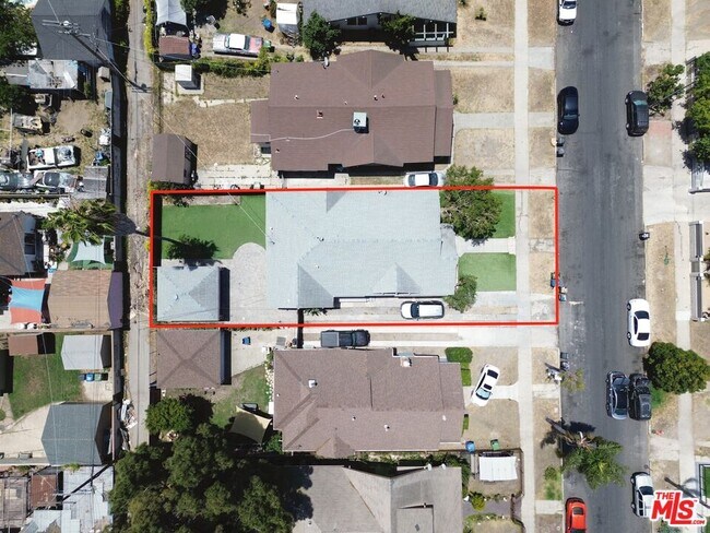 Building Photo - 1554 W 46th St