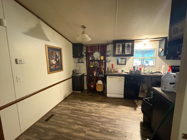 Building Photo - 155 Hickory Ridge