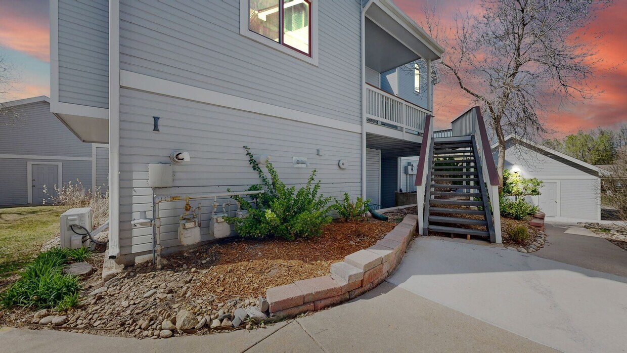 Primary Photo - Beautiful Townhome-Fort Collins