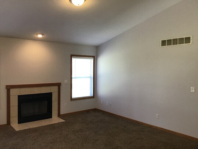 Foto del edificio - 201 Rochester Road NE