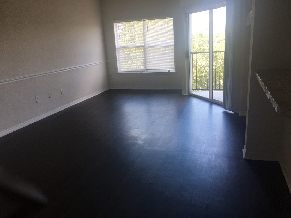 Foto principal - 3561 Conroy Rd