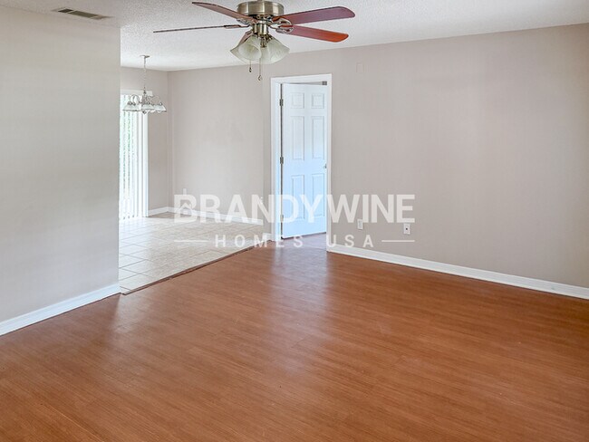 Foto del edificio - 215 Shore Rd