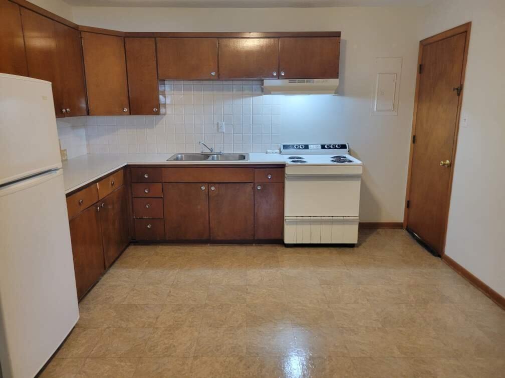 Primary Photo - 524 Neosho St