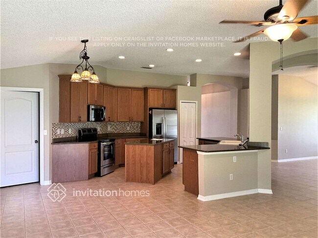 Building Photo - 3749 Briar Ln