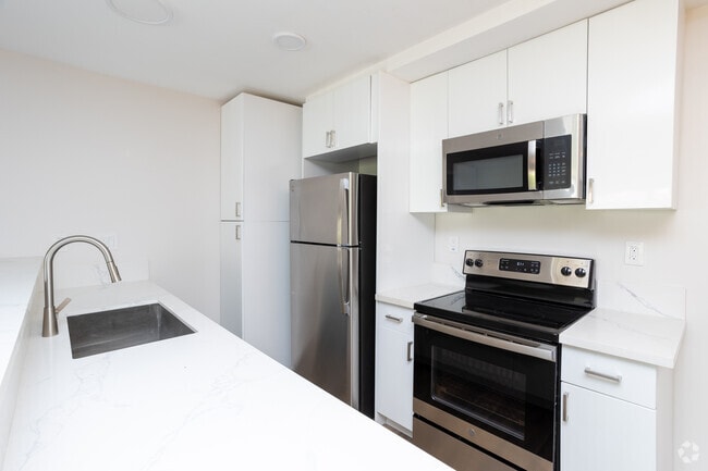 Building Photo - Fountain Luxury Apartments