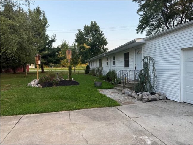 Building Photo - 403 Palomino Ct