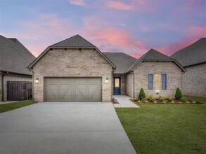 Building Photo - 2600 Woods Edge Dr