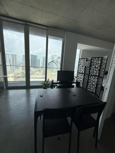 Foto del edificio - 151 SE 1st St