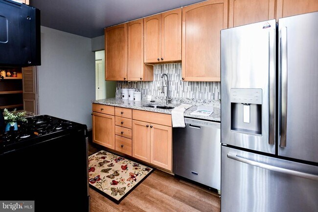 Foto del edificio - 3319 Huntley Sq Dr