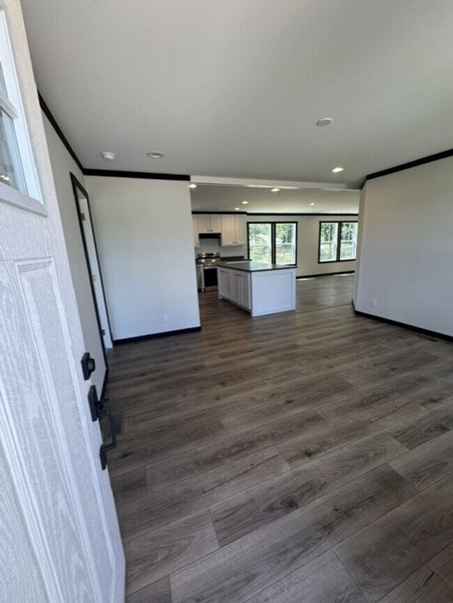 Foto del edificio - 3204 Fork Shoals Rd