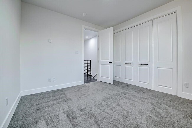 Foto del edificio - 1913 Hoskins Dr