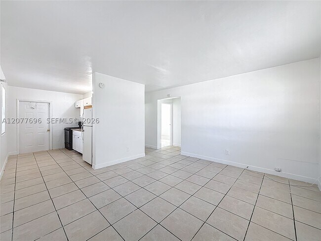 Foto del edificio - 2419 NW 6th St