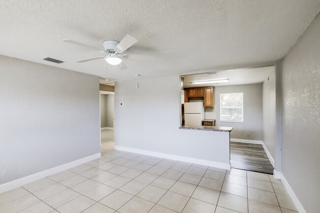 Foto del edificio - 375 NW 30th Terrace