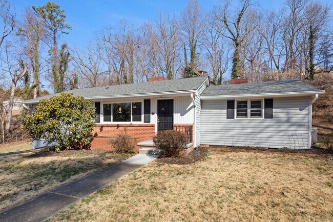 Building Photo - West Asheville House