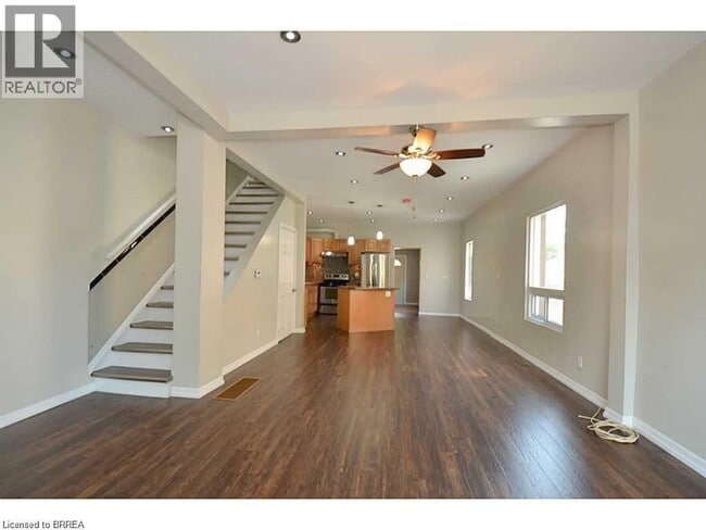 Building Photo - 40 Spring St