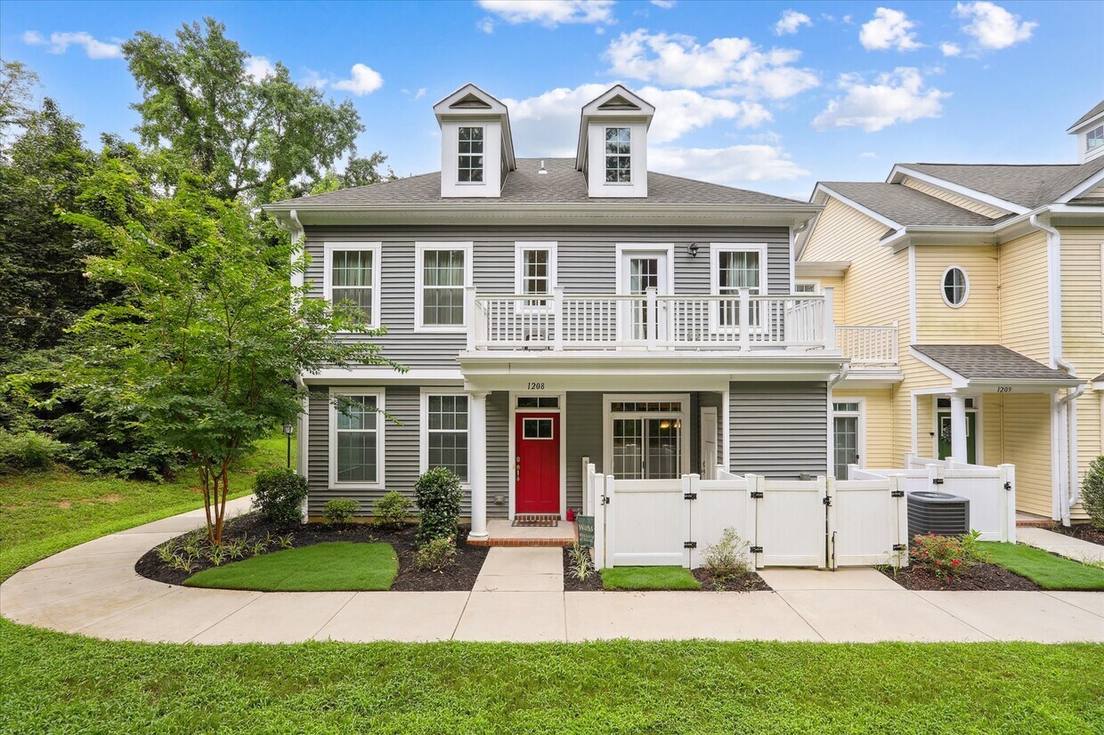 Foto principal - 1208 Kings Land Court