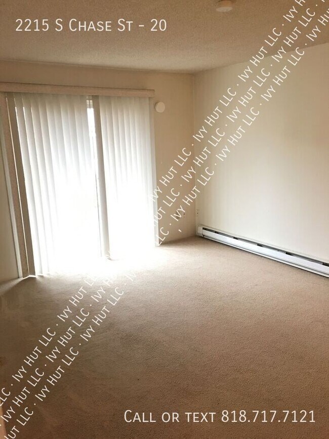 Foto del edificio - 2215 S Chase St