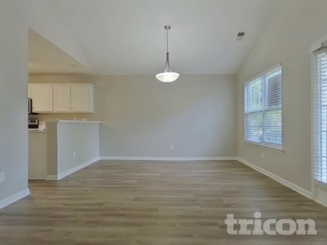Building Photo - 212 Barnevelder Dr