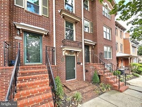Building Photo - 516 N West St