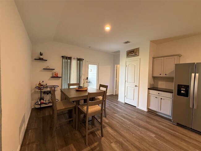 Building Photo - 5607 Redstone Gardens Dr