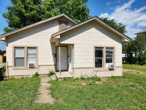 Building Photo - 227 N Hope Ave