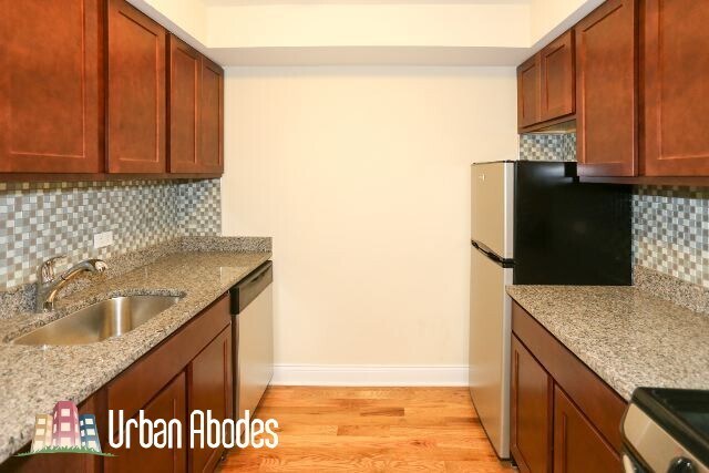 Foto del edificio - 555 W Arlington Pl