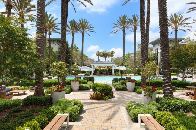 ¡Exuberante paisaje verde en todas partes! - Serenade at RiverPark