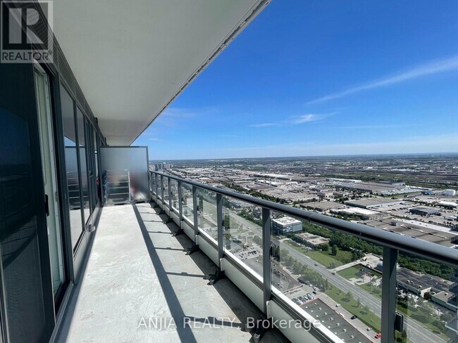 Photo du bâtiment - 950 Portage Pkwy