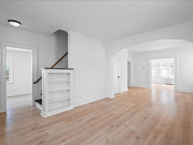 Foto del edificio - Spacious Pet Friendly 4 Bedroom Rental in ...