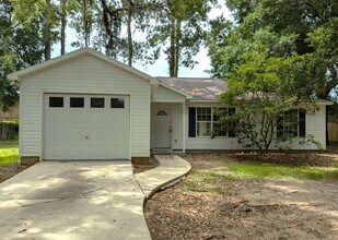 Building Photo - 3100 Dunkeld Ct