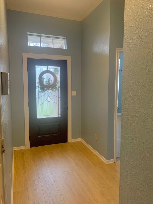 Foto del edificio - 7830 Blue Bonnet St