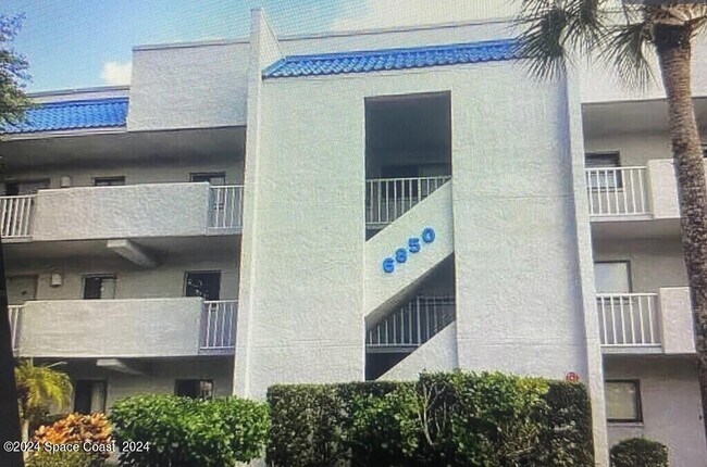 Foto del edificio - 6850 US-1