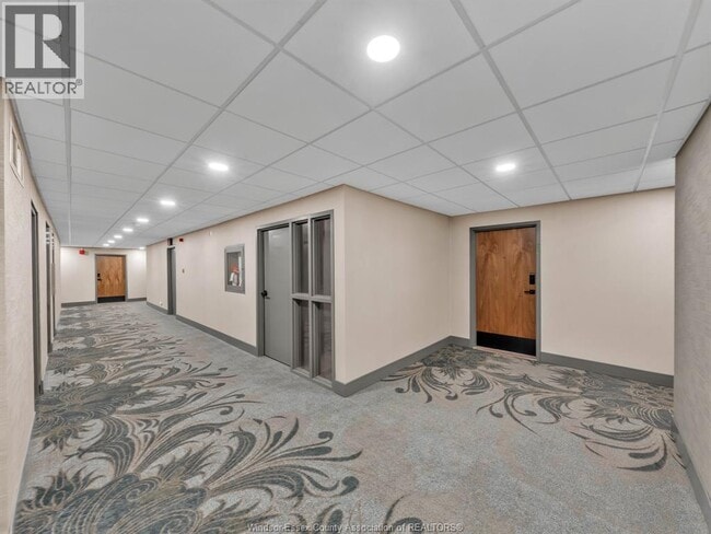 Building Photo - 5125 Riverside Dr E