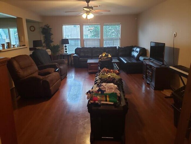 Building Photo - 9406 Santa Fe Ridge, San Antonio, TX, 78245