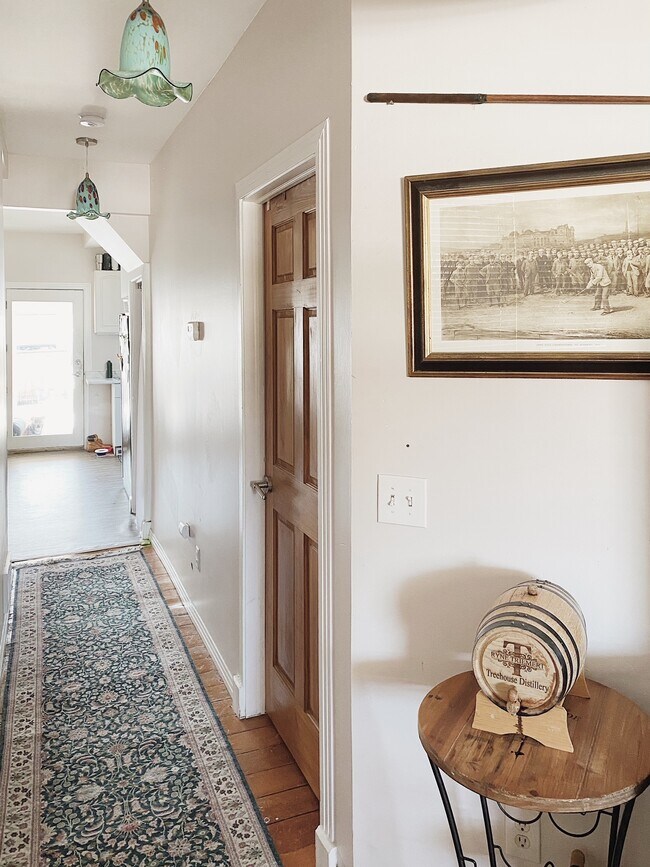 Foto del edificio - 632 Quincy St NE