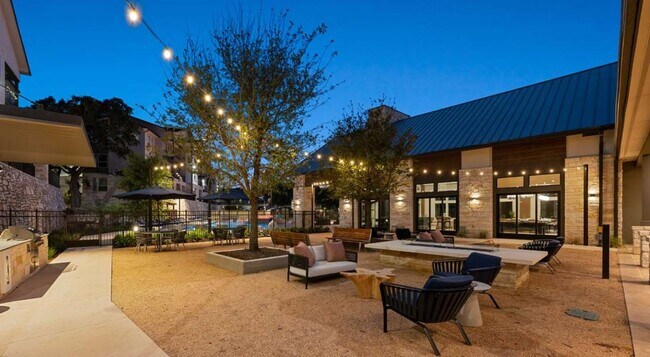 Foto del edificio - Three Bedroom Wonders: Experience Premium ...