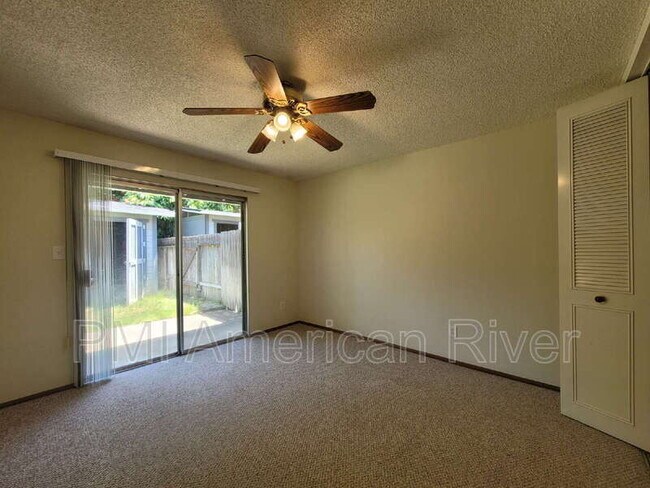 Building Photo - 3030 Olive Glen Ct