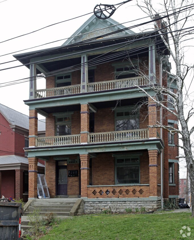 Primary Photo - 16 Wallace Ave
