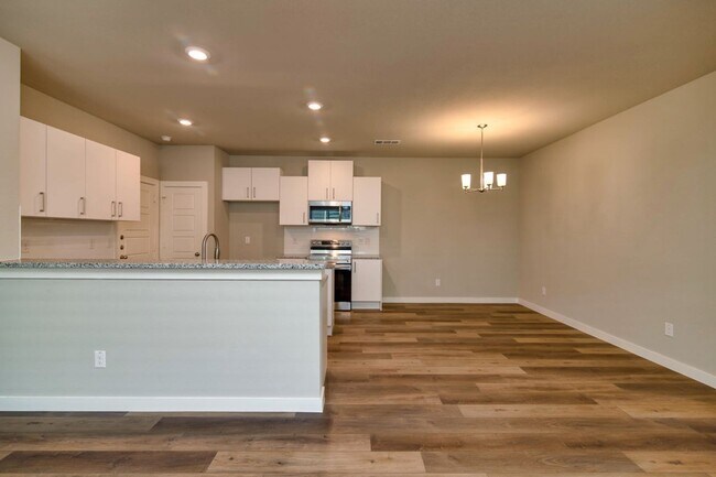 Foto del edificio - GORGEOUS 3 BEDROOM DUPLEX LOCATED IN MIDLOTHIAN ISD!