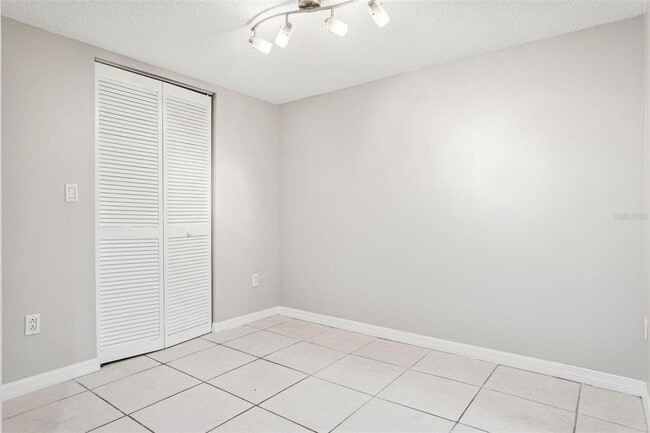 Foto del edificio - 7858 Niagara Ave