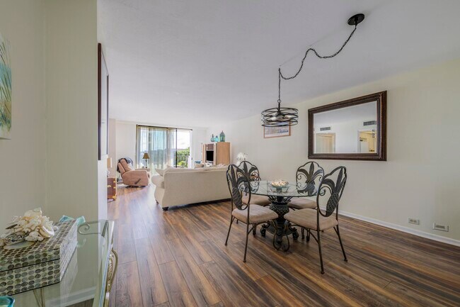 Foto del edificio - 1200 Marine Way