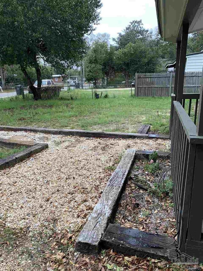 Foto del edificio - 6436 Gaynell Ave