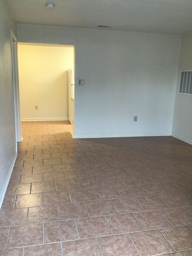 Photo - 8515 Leake Ave