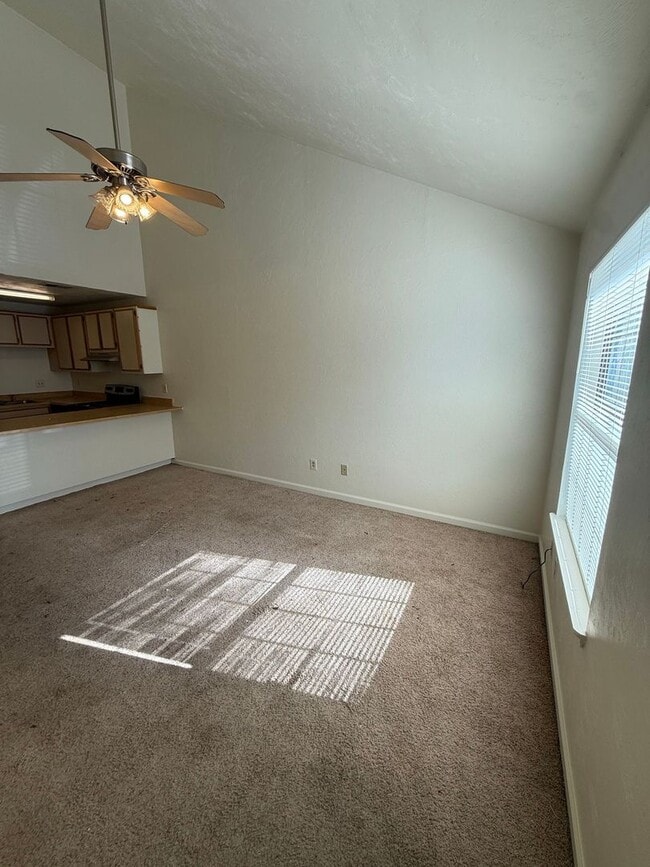 Building Photo - Sun-Filled 2/2 with Stainless Appliances & New Carpet
