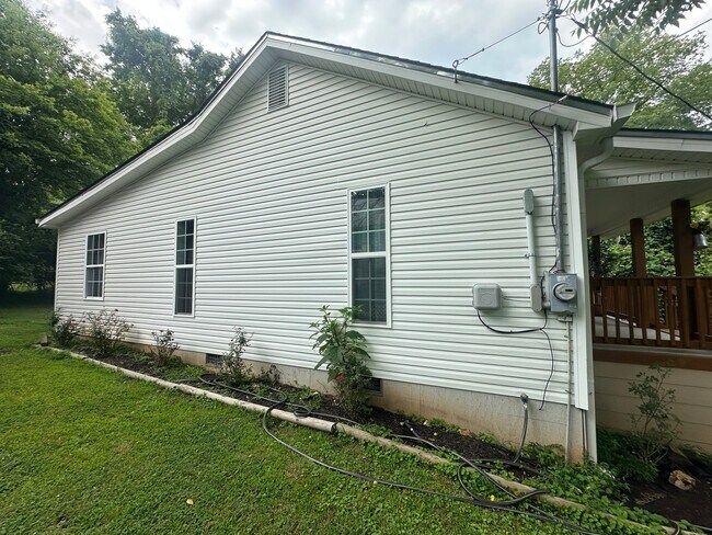 Building Photo - 1128 Commerce St