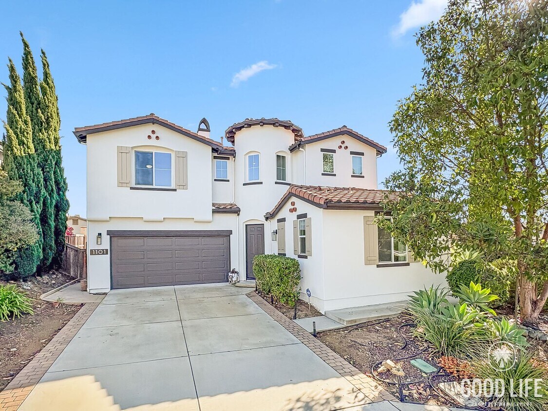 Primary Photo - Stunning 4B/3.5BA House in San Elijo Hills!