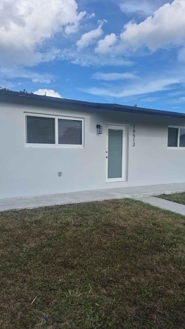 Building Photo - House